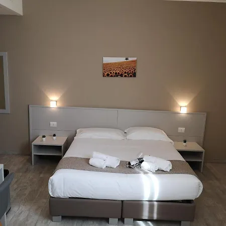 & Wellness Stella Delle Langhe 3* جوفونه